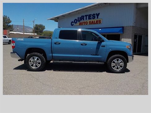 Used 2021 Toyota Tundra SR5 w/ SR5 Upgrade Package AWD/4WD image 10