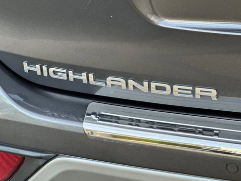 Used 2021 Toyota Highlander Platinum image 21