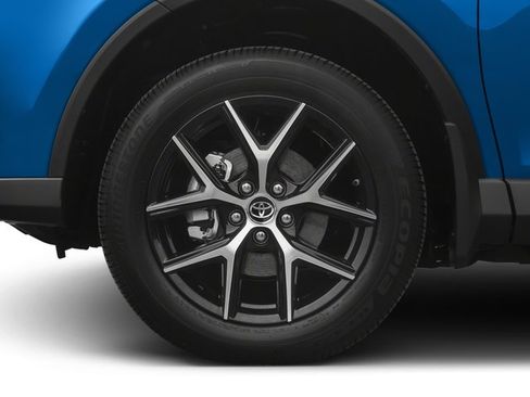 Used 2017 Toyota RAV4 SE image 11