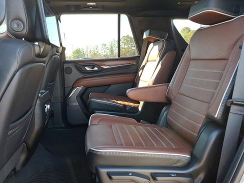 Used 2023 GMC Yukon Denali Ultimate image 18