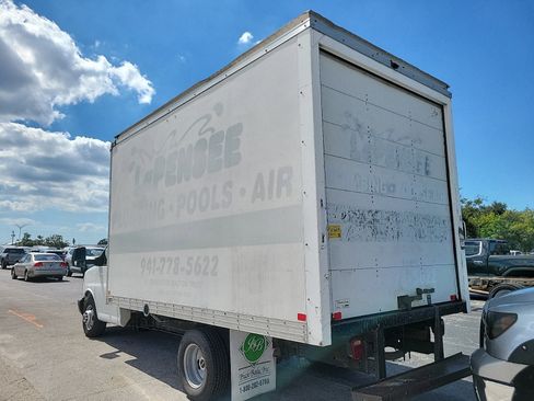 Used 2017 GMC Savana 3500 Work Van image 6