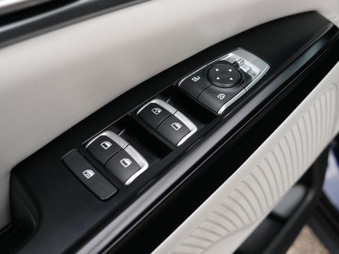 Certified 2024 Kia Carnival LX image 19