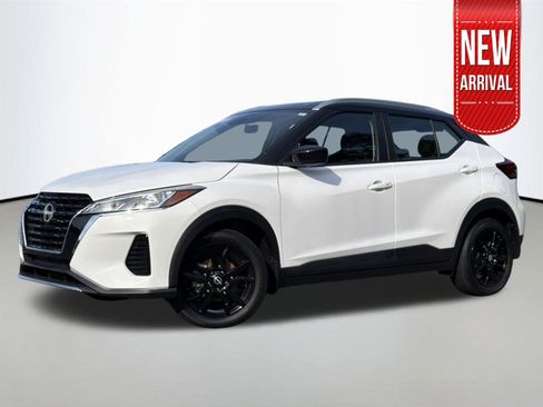 Used 2023 Nissan Kicks SV FWD image 1