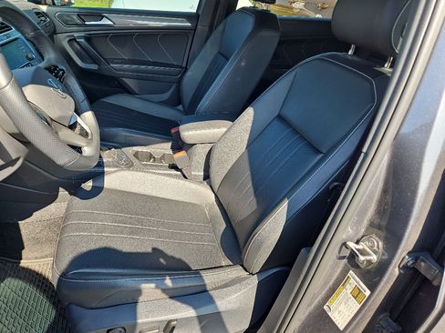Used 2024 Volkswagen Tiguan SE R-Line w/ MDO Package, Two-Row AWD/4WD image 8