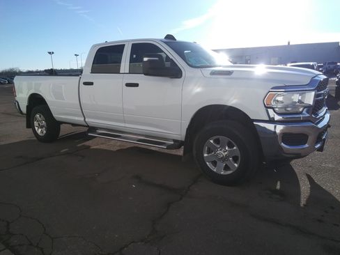 Used 2023 RAM 2500 Tradesman w/ Chrome Appearance Group image 4