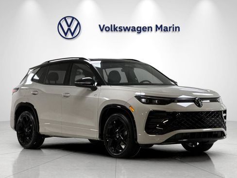New 2026 Volkswagen Tiguan SE R-Line FWD image 7