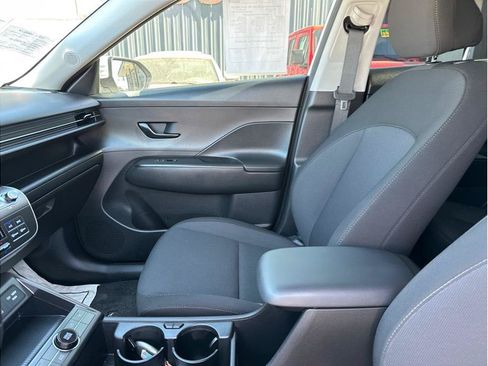 Used 2025 Hyundai Kona SEL FWD image 15