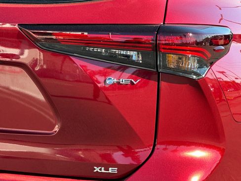 New 2026 Toyota Highlander XLE image 26