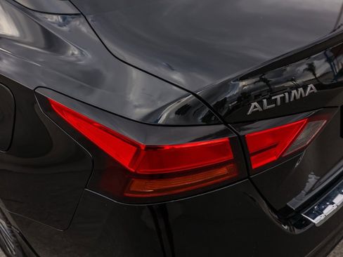 Used 2023 Nissan Altima 2.5 SV image 7