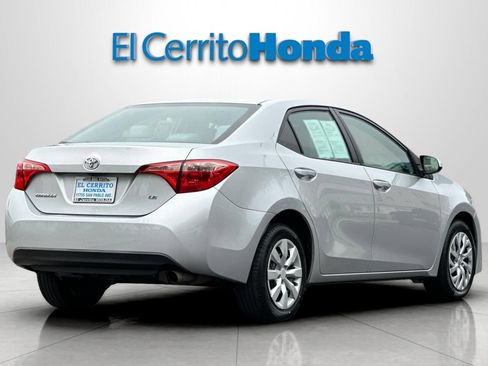 Used 2018 Toyota Corolla LE w/ Carpet Mat Package (TMS) FWD image 3