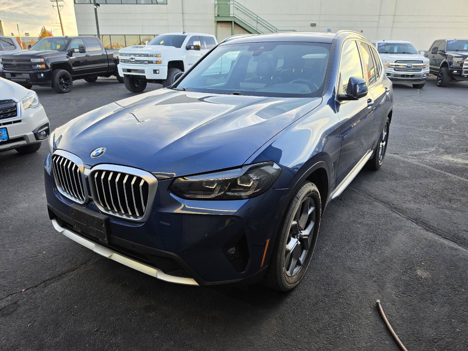 Used 2022 BMW X3 xDrive30i w/ Premium Package 2 AWD/4WD image 1