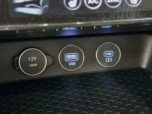 Used 2025 Genesis G70 2.5T RWD image 26