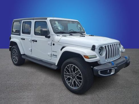 Used 2023 Jeep Wrangler Unlimited Sahara w/ Cold Weather Group AWD/4WD image 3