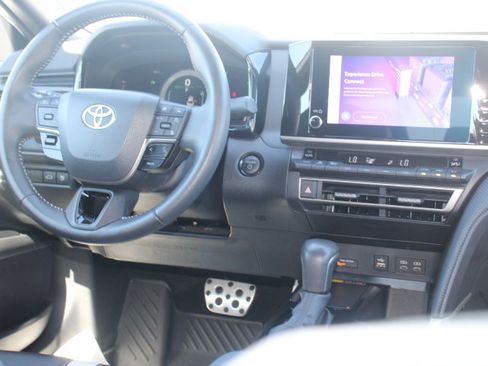 Certified 2025 Toyota Camry SE AWD/4WD image 23