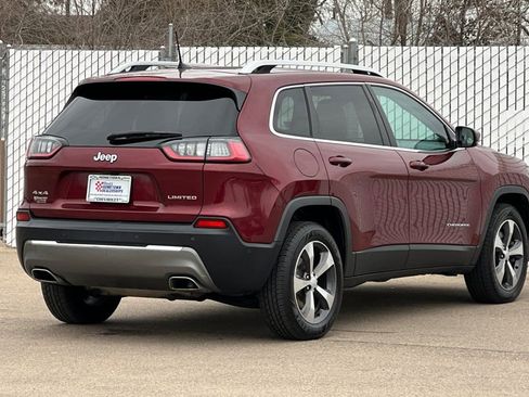 Used 2019 Jeep Cherokee Limited w/ Luxury Group AWD/4WD image 4