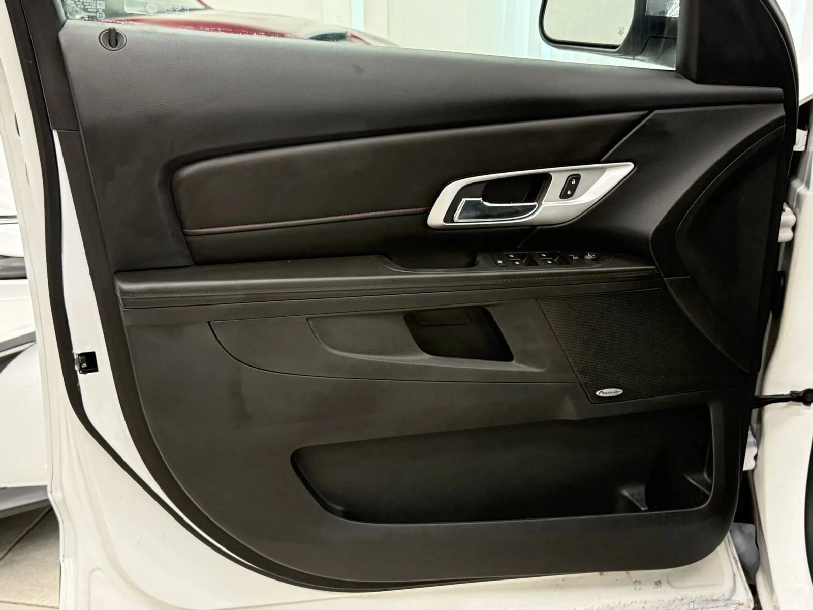 Used 2016 GMC Terrain SLT w/ Open Road Package AWD/4WD image 17