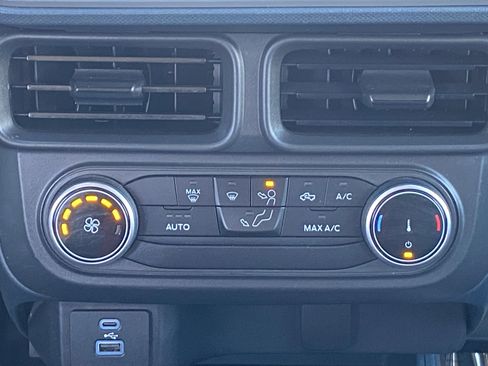 Used 2022 Ford Maverick XL image 22