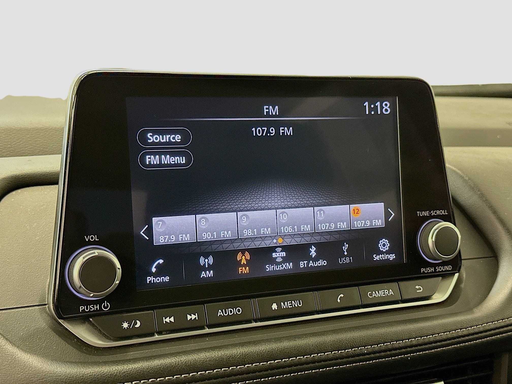 Used 2025 Nissan Rogue SV AWD/4WD image 21