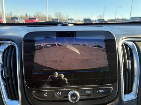 Used 2020 Chevrolet Malibu LT image 30