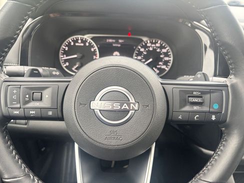 Used 2025 Nissan Pathfinder SV AWD/4WD image 30