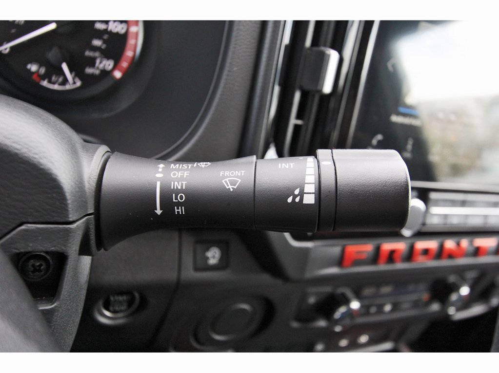 Used 2025 Nissan Frontier Pro-X RWD image 12