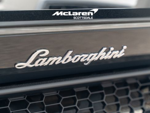 Used 2019 Lamborghini Huracan Performante AWD/4WD image 27