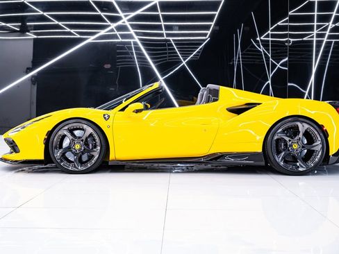 Used 2021 Ferrari F8 Tributo RWD image 12