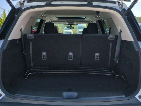 Certified 2025 Nissan Pathfinder SV w/ SV Premium Package FWD image 33