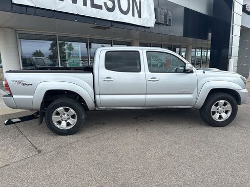 Used 2012 Toyota Tacoma 4x4 Double Cab w/ TRD Sport Pkg image 5