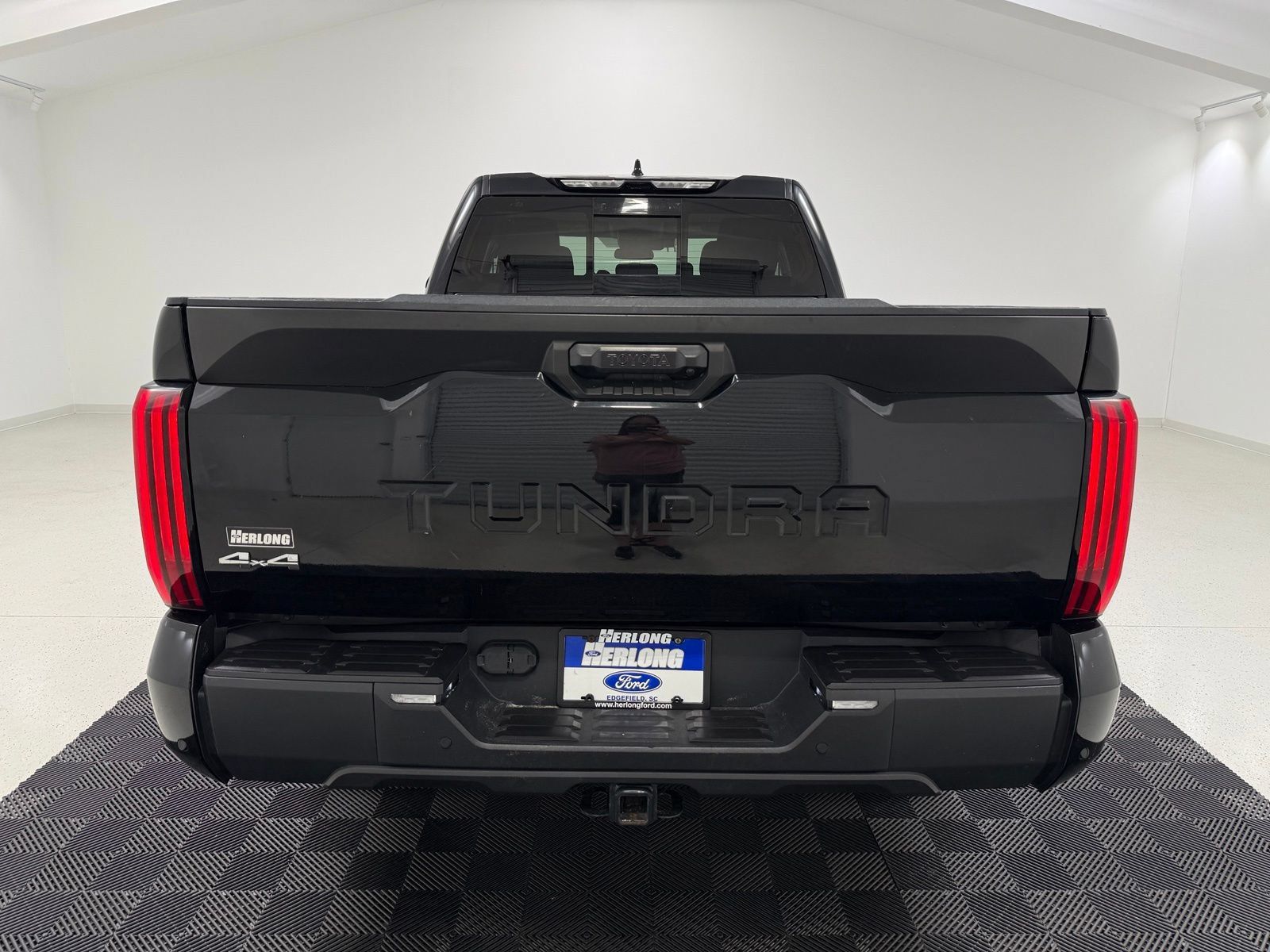 Used 2023 Toyota Tundra SR5 w/ SR5 Convenience Package AWD/4WD image 6