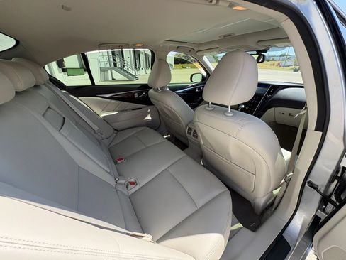 Used 2018 INFINITI Q50 Luxe w/ Essential Package (2.0T Luxe) RWD image 17