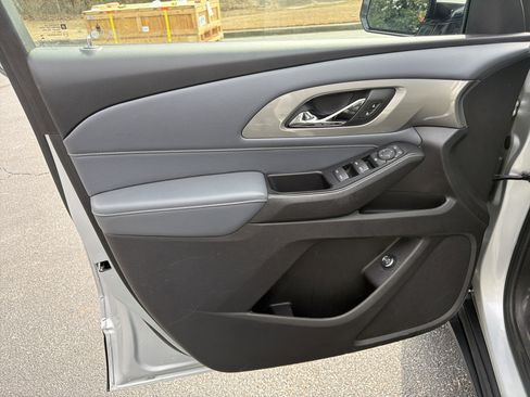 Used 2018 Chevrolet Traverse LT image 10