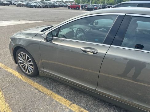 Used 2017 Lincoln MKZ Select AWD/4WD image 14