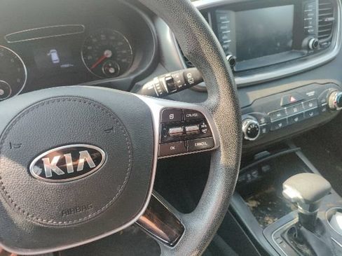 Used 2020 Kia Sorento AWD V6 image 19