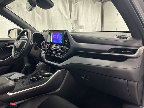Used 2025 Toyota Highlander XSE image 68