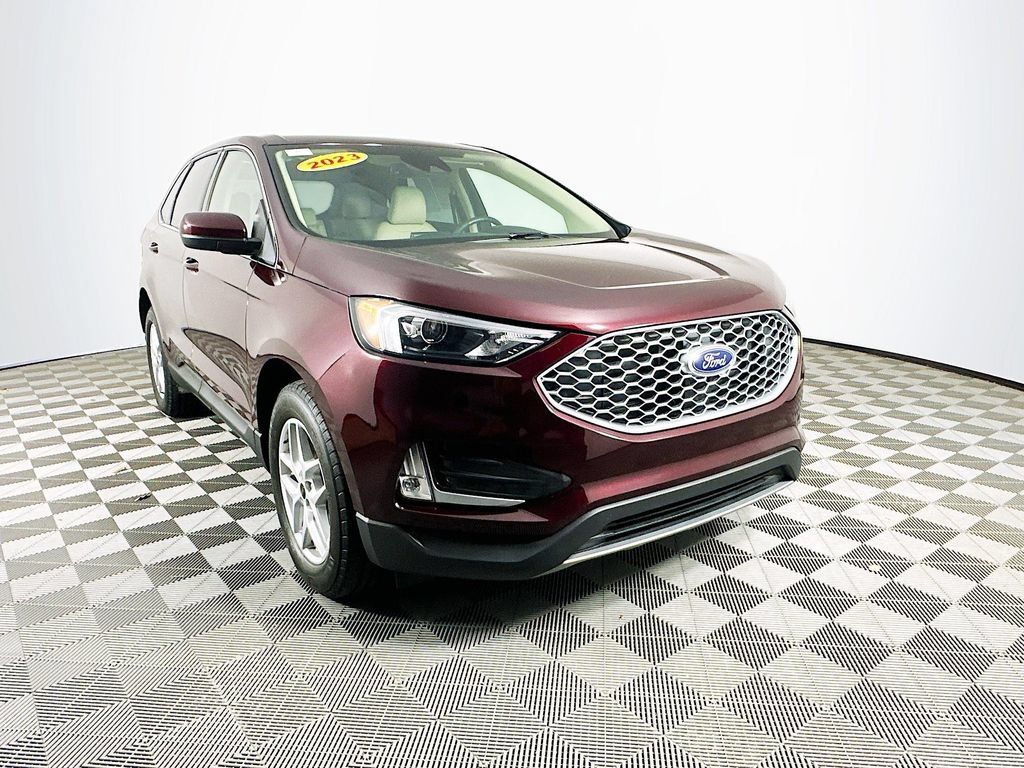 Used 2023 Ford Edge SEL w/ Convenience Package AWD/4WD image 3