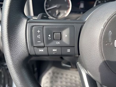 Used 2023 Nissan Rogue S AWD/4WD image 14