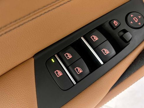 Used 2023 BMW 530e w/ M Sport Package image 15