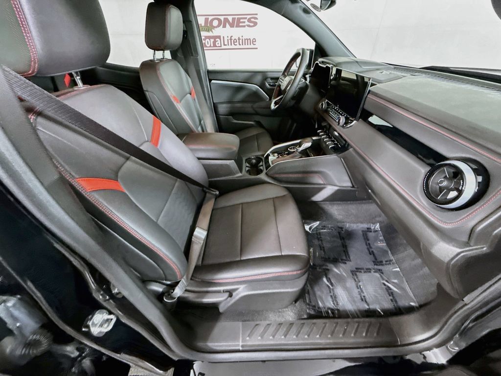 Used 2023 Chevrolet Colorado Z71 w/ Z71 Convenience Package 2 AWD/4WD image 29