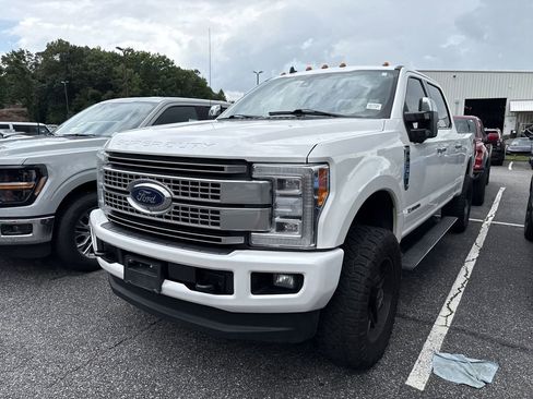 Used 2019 Ford F250 Platinum w/ Platinum Ultimate Package AWD/4WD image 7