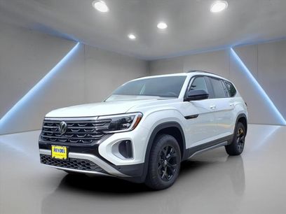 New 2025 Volkswagen Atlas Peak Edition SE