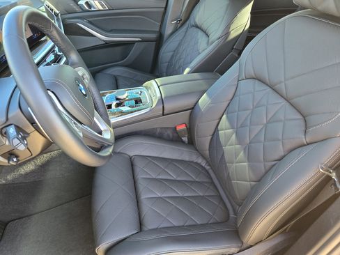 Used 2024 BMW X7 xDrive40i image 18