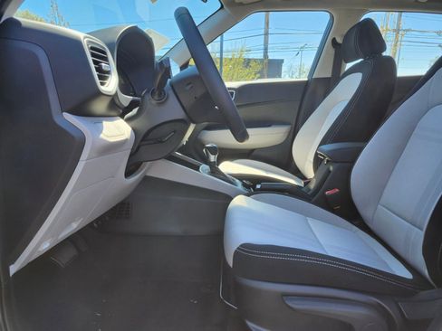 New 2026 Hyundai Venue SEL FWD image 17