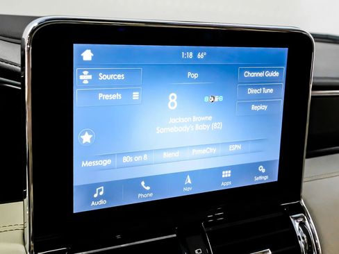 Used 2019 Lincoln Navigator Select image 18