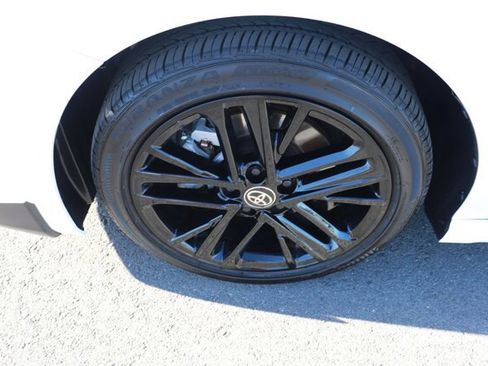 Used 2025 Toyota Camry SE image 25