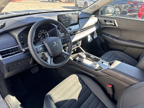 New 2026 Mitsubishi Outlander AWD image 15
