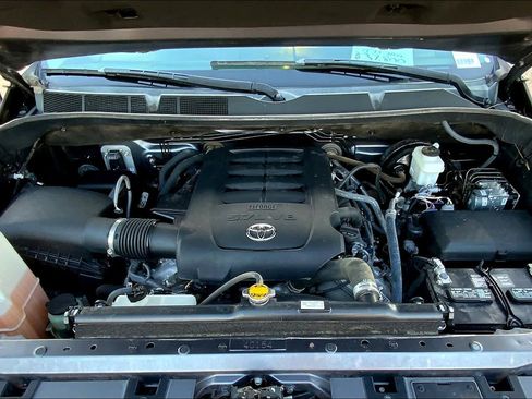 Used 2018 Toyota Tundra SR5 w/ SR5 Upgrade Package RWD image 31