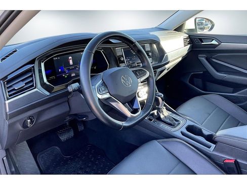 Used 2023 Volkswagen Jetta SE image 16