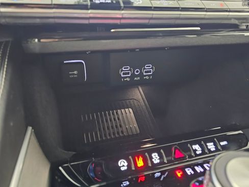 New 2026 Jeep Grand Wagoneer L 4WD w/ HD Trailer Tow Package image 29