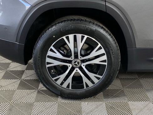 Used 2025 Mercedes-Benz GLB 250 4MATIC image 10